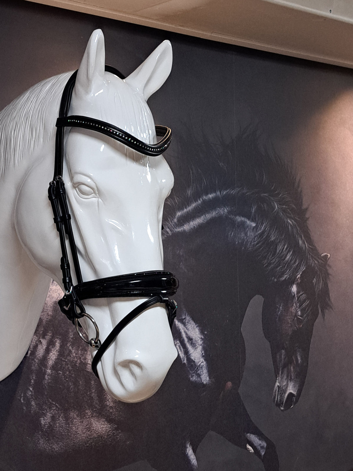 My Elite Tack Frontriem U-vormig met een enkele rij kristallen.